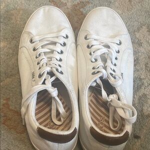 Taos Footwear Cream Canvas Sneakers